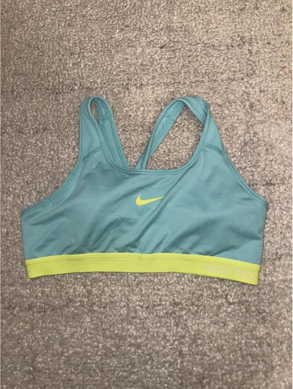 Nike sports bra in size L